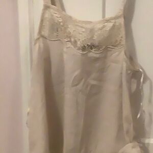 BRAND NEW w/o Tags lovely light lilac TOPSHOP camomile and shorts